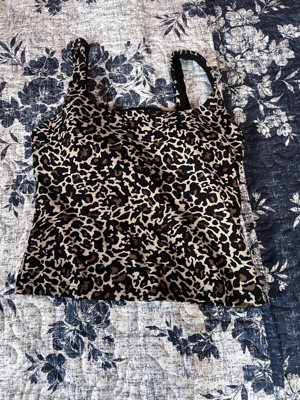 Fabletics Leopard Print Set - Picture 3 of 4